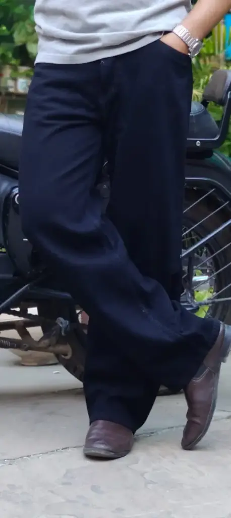 Classic Black Baggy Jeans (28)