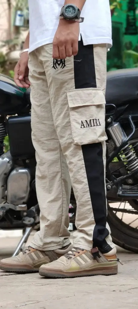 Cargo-style track pant [Beige-black] (L)