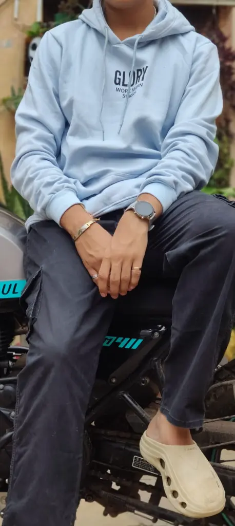 Sky Drift Hoodie (M)